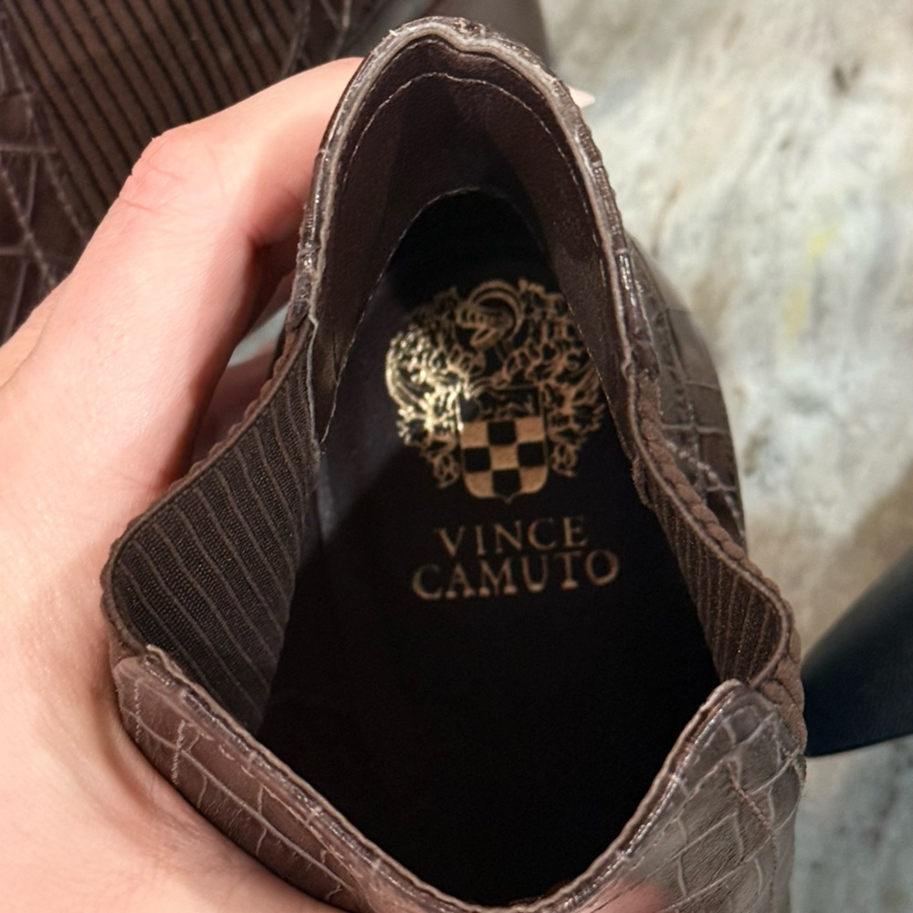 NEW Women’s VINCE CAMUTO Jentilliy brown croc leather ankle booties-Size 9 - Picture 6 of 8